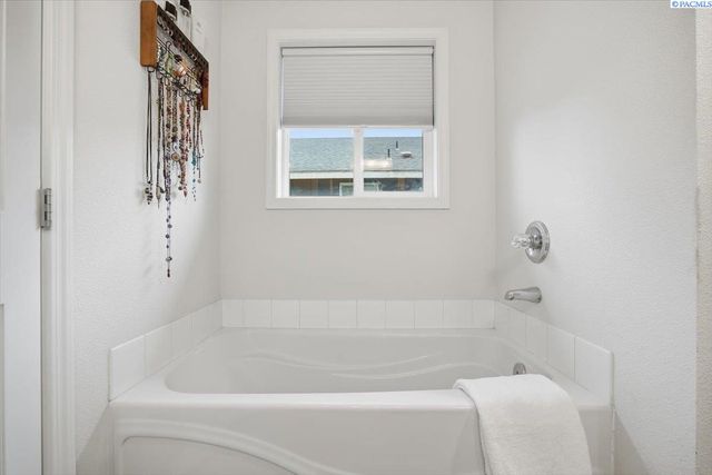 6604 Gehrig Dr., Pasco, WA 99301