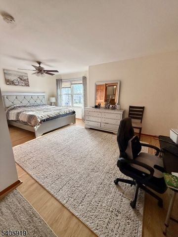 33 W Park Ave, Woodbridge Twp., NJ 07001