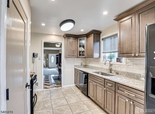 33 W Park Ave, Woodbridge Twp., NJ 07001