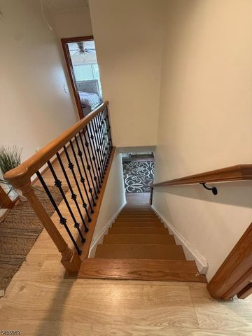 33 W Park Ave, Woodbridge Twp., NJ 07001