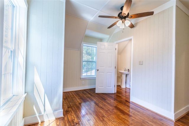 305 Grove SE Avenue, Lindale, GA 30147