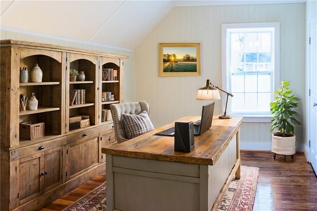 305 Grove SE Avenue, Lindale, GA 30147