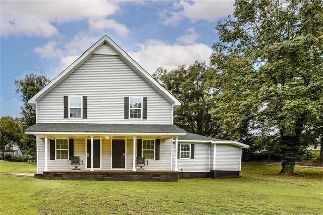 305 Grove SE Avenue, Lindale, GA 30147