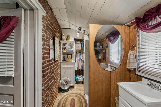 116 Eggers Branch Road, Trade, TN 37691