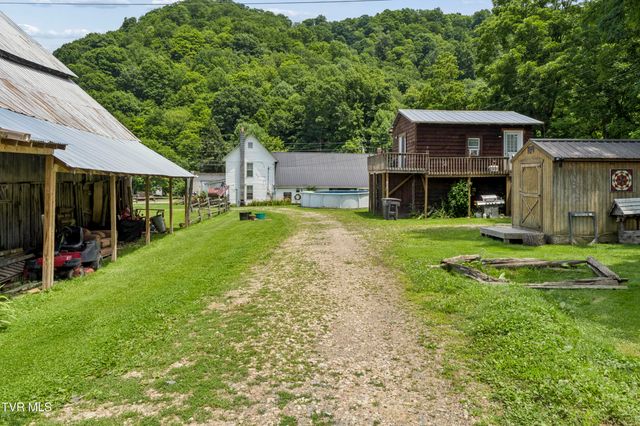 116 Eggers Branch Road, Trade, TN 37691