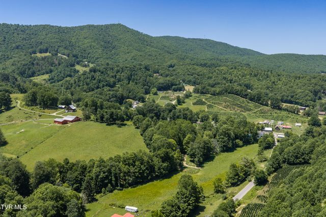 116 Eggers Branch Road, Trade, TN 37691
