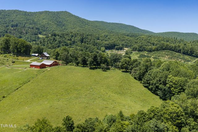 116 Eggers Branch Road, Trade, TN 37691