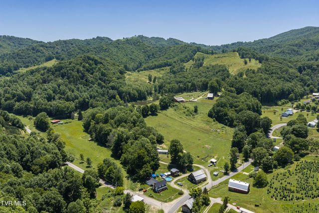 116 Eggers Branch Road, Trade, TN 37691