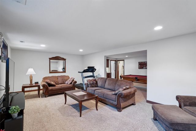 16419 Phoenix Drive, Clive, IA 50325