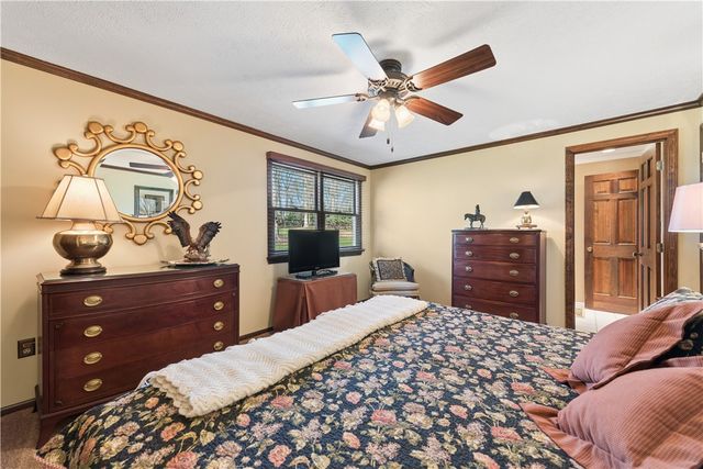 3863 Grove Road, Richland, PA 15044