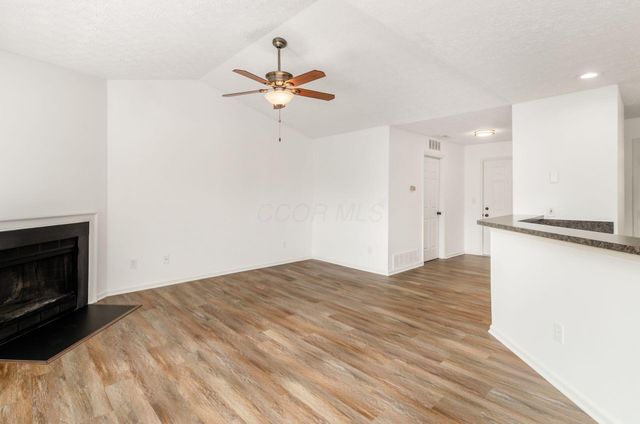 3382 Smileys Corner, Hilliard, OH 43026