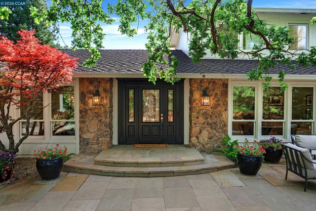 225 Pebble Ct, Alamo, CA 94507