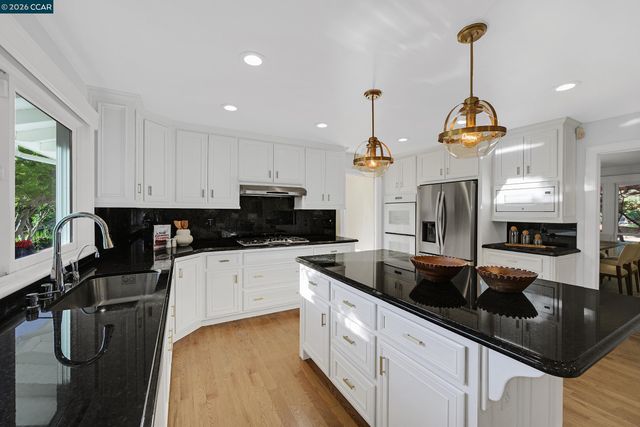 225 Pebble Ct, Alamo, CA 94507