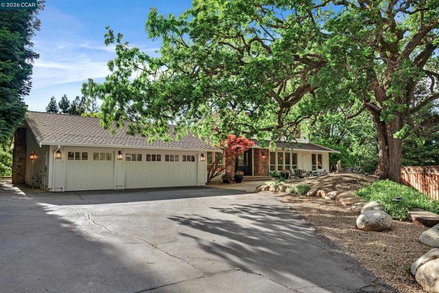 225 Pebble Ct, Alamo, CA 94507