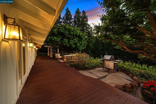 225 Pebble Ct, Alamo, CA 94507