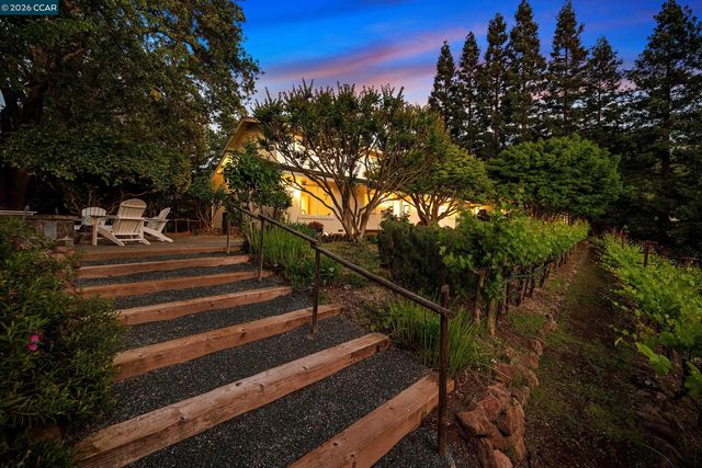 225 Pebble Ct, Alamo, CA 94507