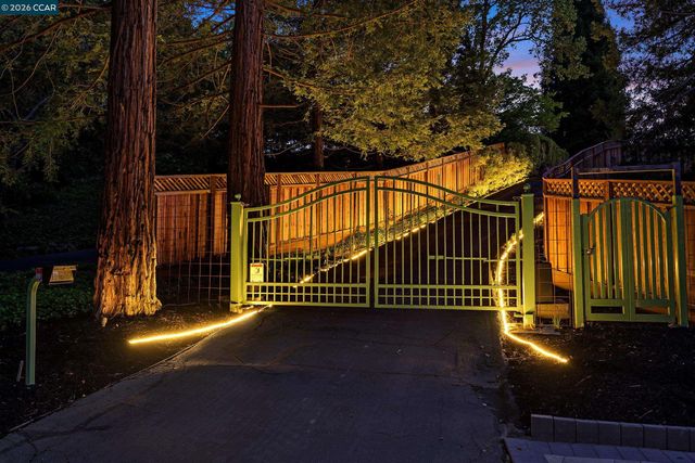 225 Pebble Ct, Alamo, CA 94507