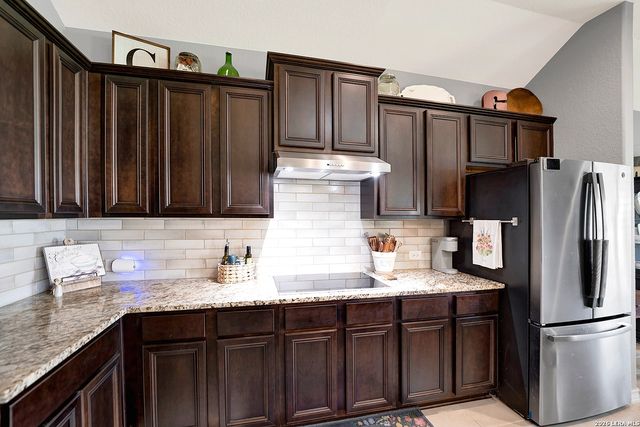 109 Grandview, Floresville, TX 78114