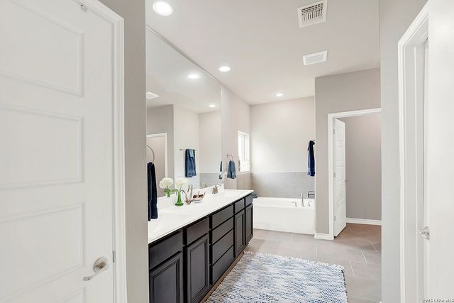 109 Grandview, Floresville, TX 78114