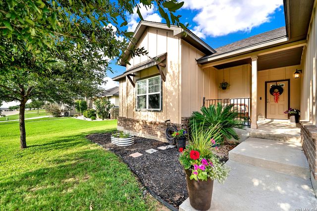 109 Grandview, Floresville, TX 78114