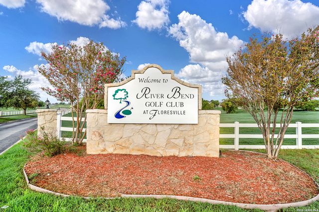 109 Grandview, Floresville, TX 78114