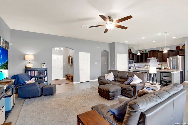 109 Grandview, Floresville, TX 78114