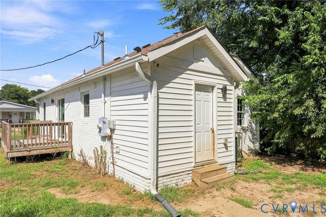 414 St Mark St, Petersburg, VA 23803