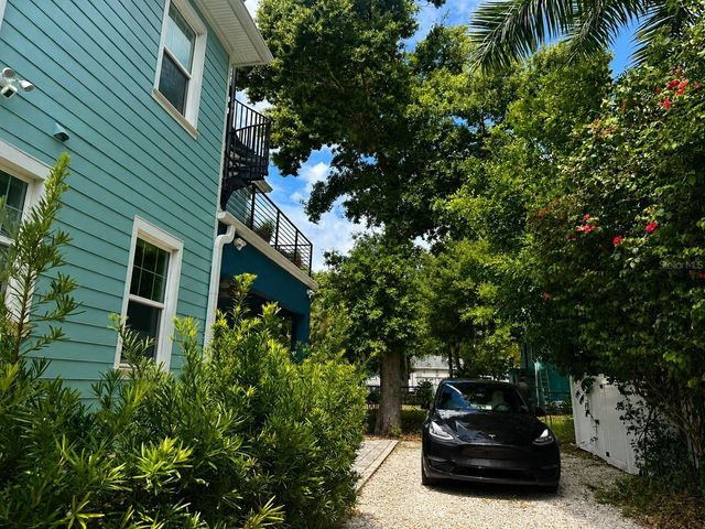 475 27TH AVENUE N, St Petersburg, FL 33704