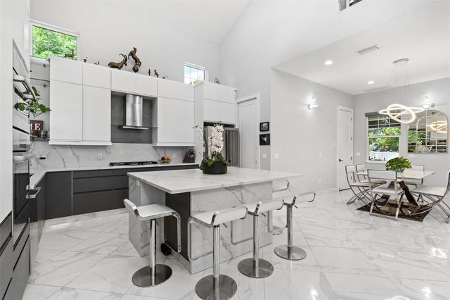 475 27TH AVENUE N, St Petersburg, FL 33704