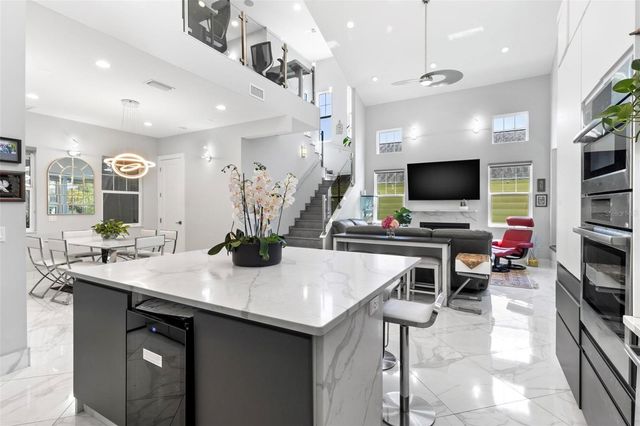 475 27TH AVENUE N, St Petersburg, FL 33704