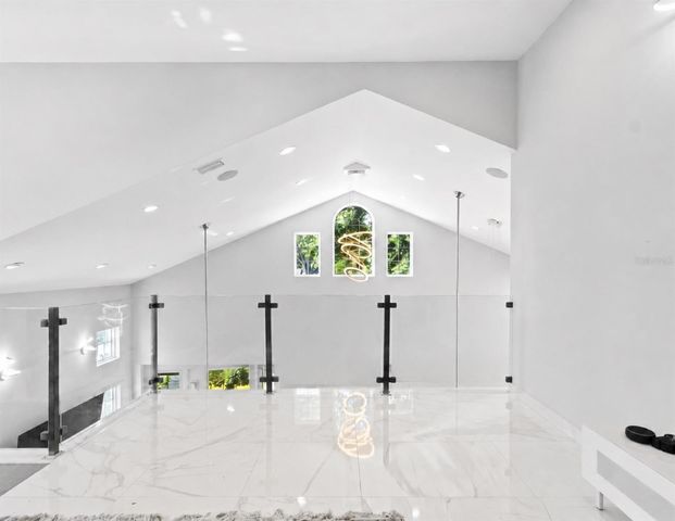 475 27TH AVENUE N, St Petersburg, FL 33704