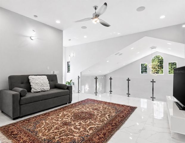 475 27TH AVENUE N, St Petersburg, FL 33704