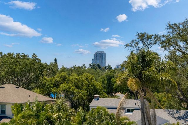 475 27TH AVENUE N, St Petersburg, FL 33704