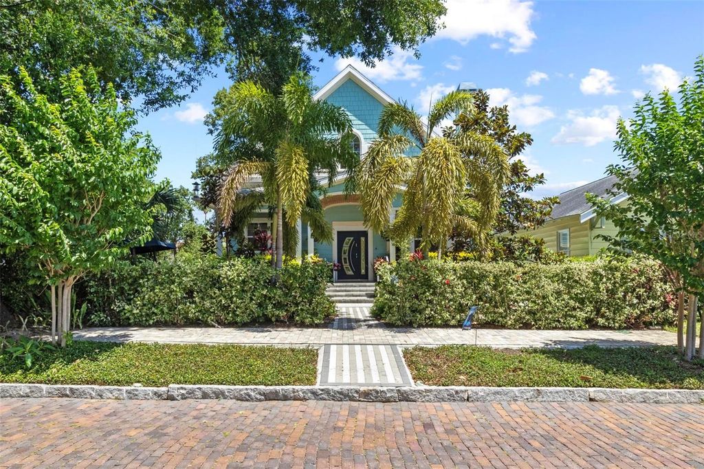 475 27TH AVENUE N, St Petersburg, FL 33704