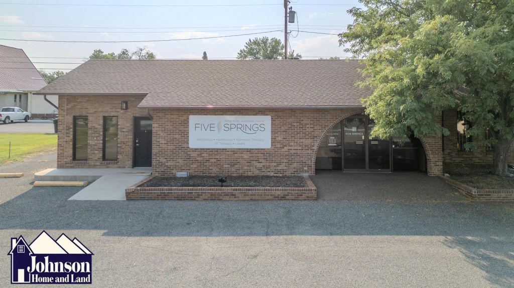 246 N Absaroka St, Powell, WY 82435 photo 2