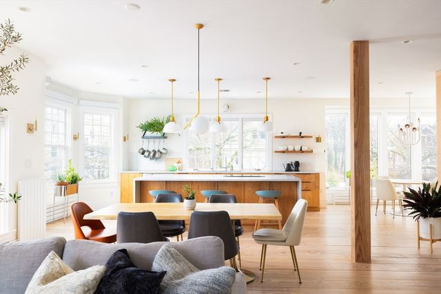 102 Fuller St 2, Brookline, MA 02446