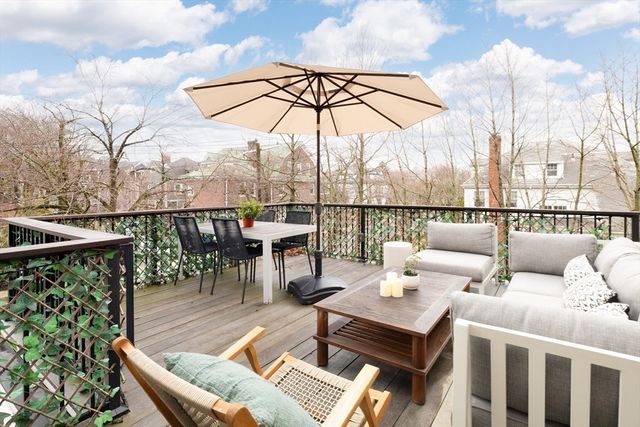 102 Fuller St 2, Brookline, MA 02446