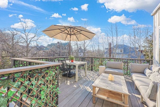 102 Fuller St 2, Brookline, MA 02446