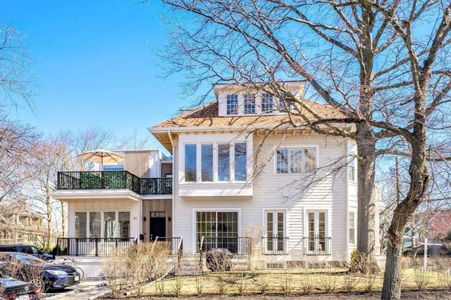 102 Fuller St 2, Brookline, MA 02446