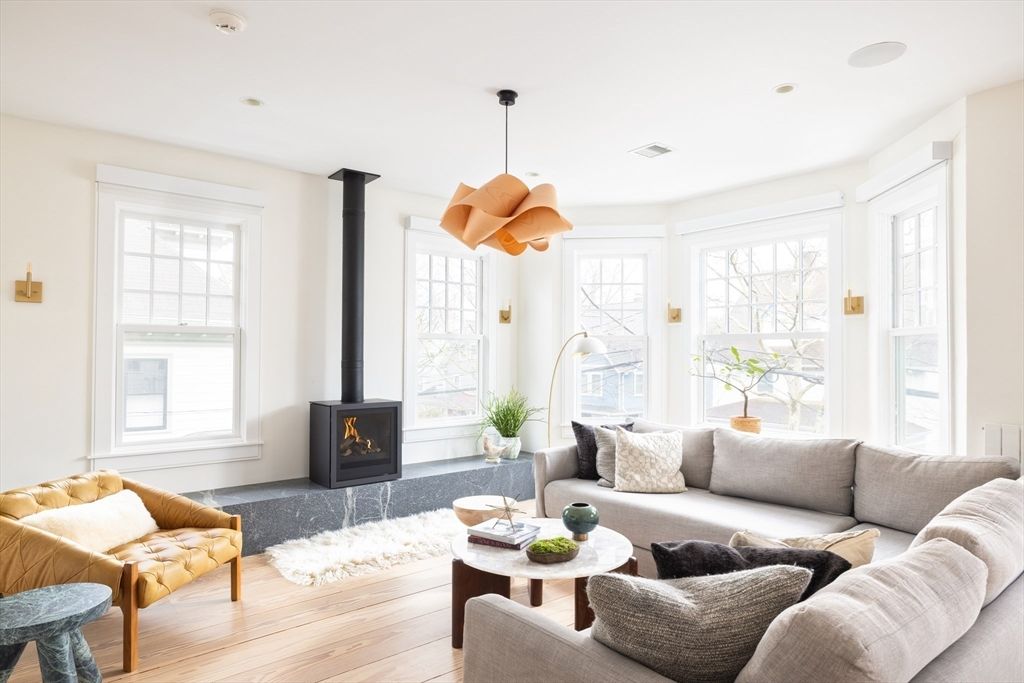 102 Fuller St 2, Brookline, MA 02446