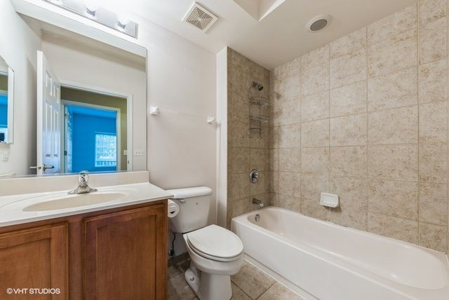 3501 WELLINGTON Court 105, Rolling Meadows, IL 60008