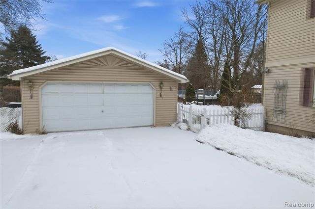 863 Sylvanwood Drive, Troy, MI 48085