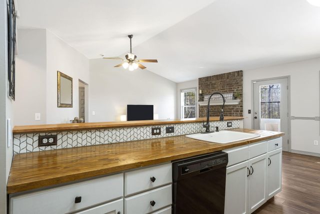 245 Country Hills Drive, Branson, MO 65616