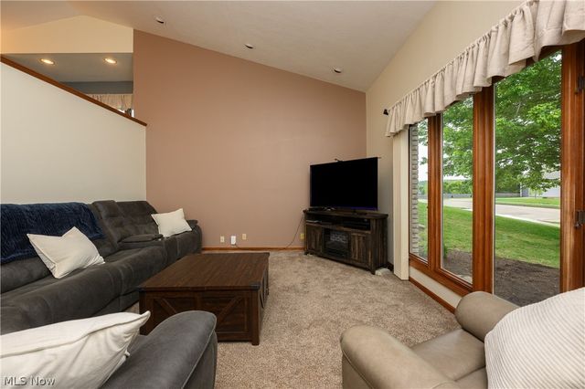 1941 Buckeye Street NE, New Philadelphia, OH 44663