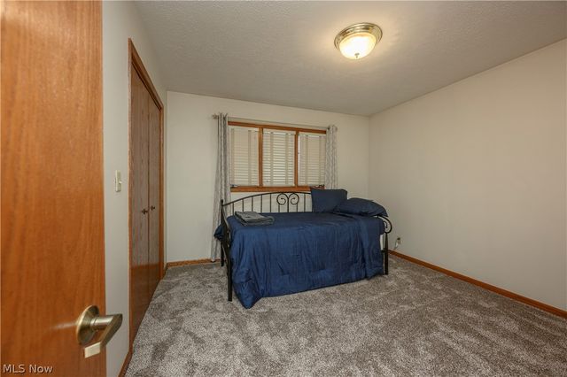 1941 Buckeye Street NE, New Philadelphia, OH 44663