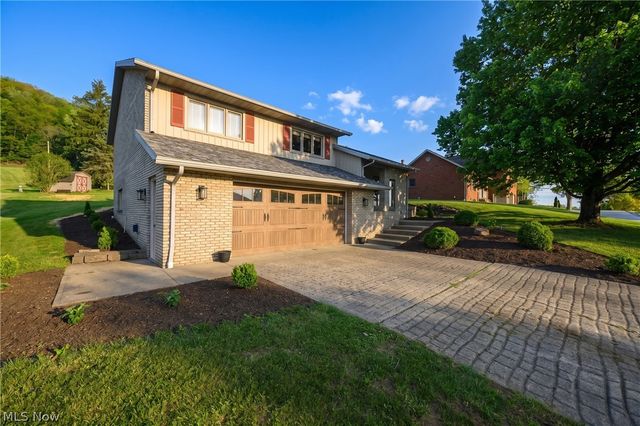 1941 Buckeye Street NE, New Philadelphia, OH 44663