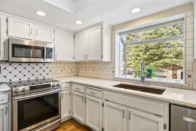 22030 Stormy Lane, Bend, OR 97701