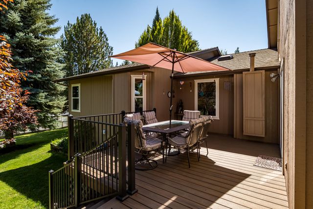 22030 Stormy Lane, Bend, OR 97701