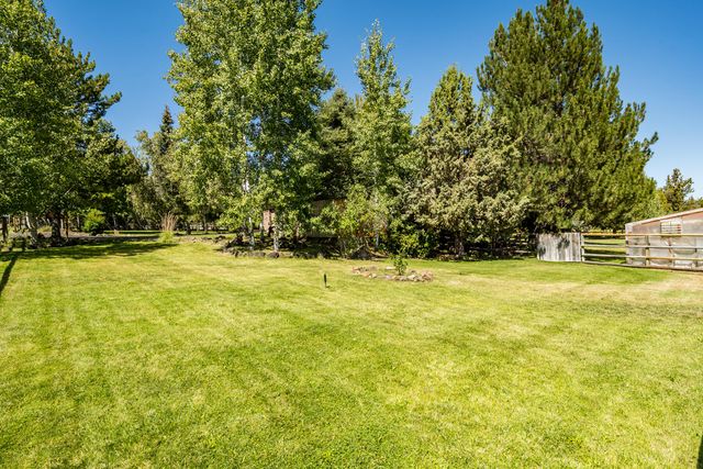 22030 Stormy Lane, Bend, OR 97701