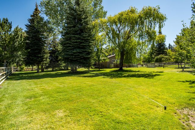 22030 Stormy Lane, Bend, OR 97701